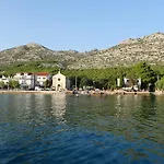 Kiwi-near Paklenica Np Apartmán Starigrad Paklenica