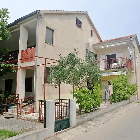Apartment Kiwi-near Paklenica Np